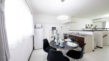 客室内のダイニングエリア / 21