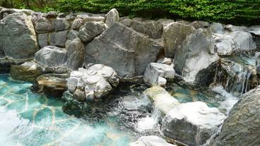 プールの滝 / 12