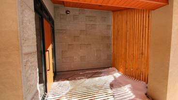 施設の入り口 / 29