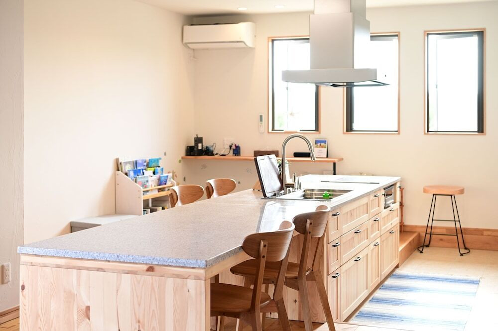 客室内のダイニングエリア