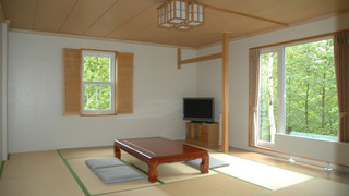 ファミリー ルーム (Tatami  - Shared Restroom and Bath)