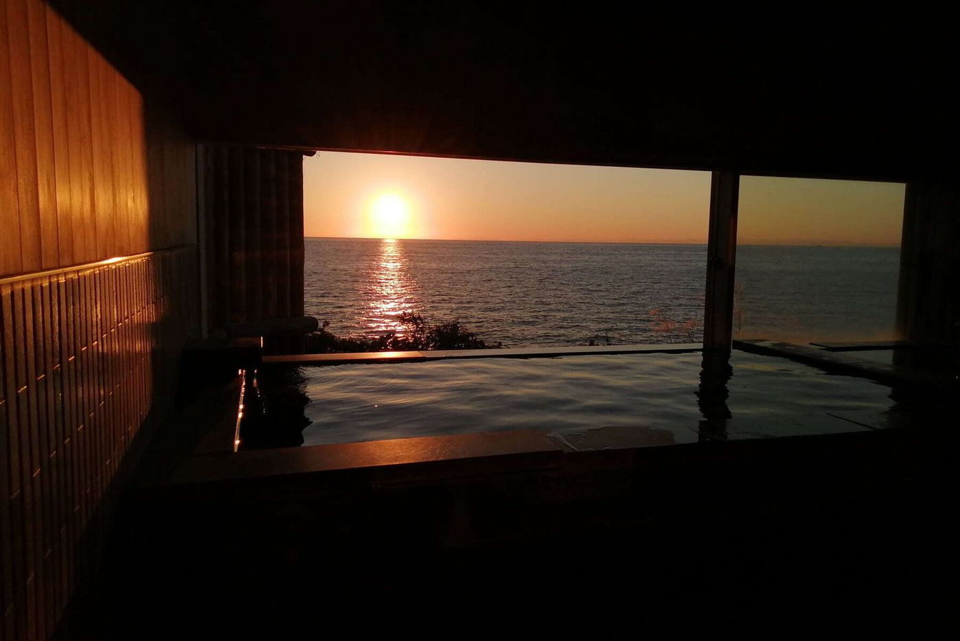 目の前に広がる絶景と美食を堪能4240696