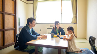 [和洋室] ツインベッド+和室６畳