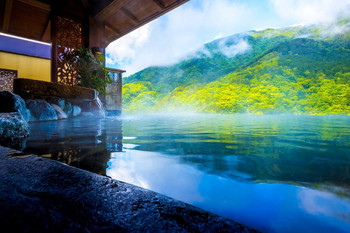 The best way to refresh yourself is to travel to the "breathtakingly beautiful onsen" in the Kanto region3373747