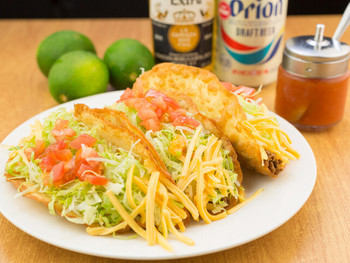 「LUCKY TACOS」 料理 62324473 LUCKY TACOS(ラッキータコス)自慢のオリジナル"塩タコス"沖縄のまーす(塩)をかけてどうぞ♬
