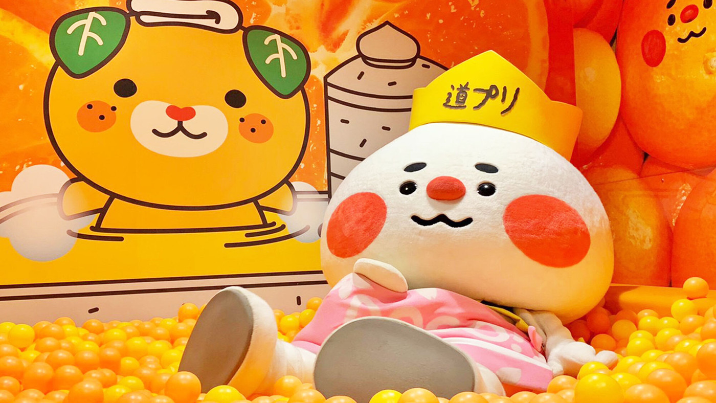 家族風呂に入る親子