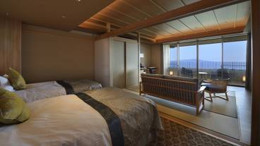 ラグジュアリースイート／ベッド側 / 1