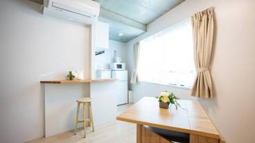 客室内のダイニングエリア / 33