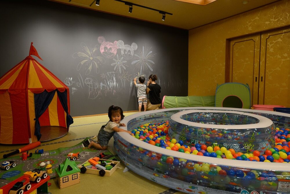 子供用の遊び場 - 屋内