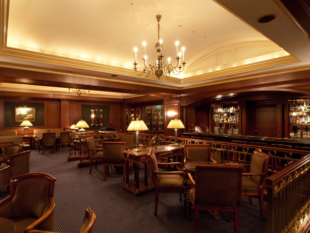 優美なデザインに見惚れるクラシカルホテル♡4242663