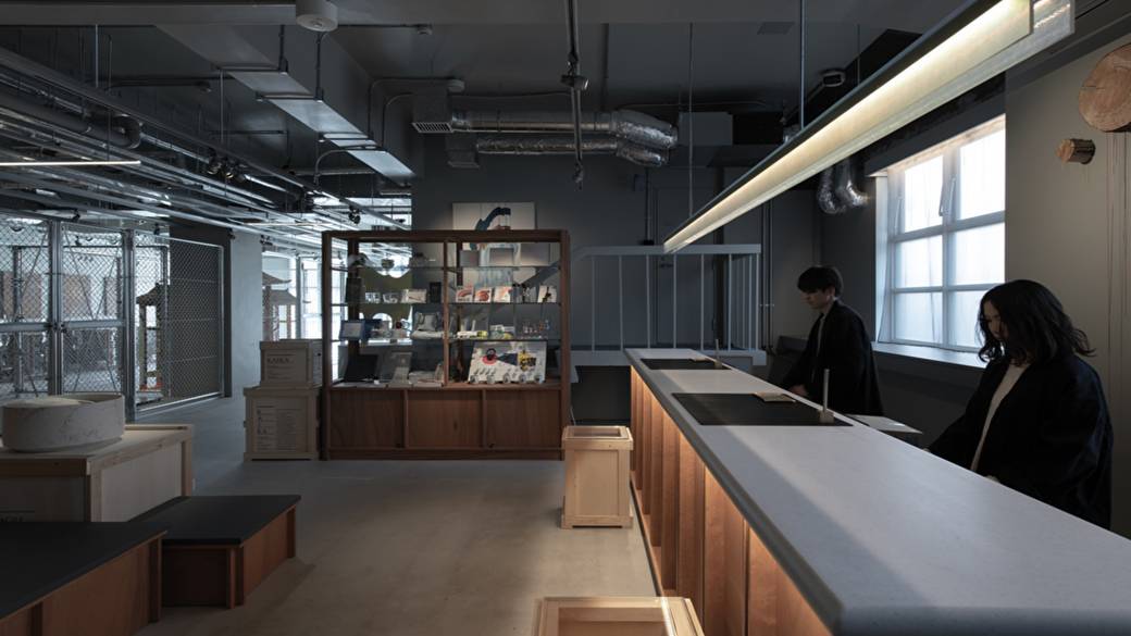 スタイリッシュな
リノベホテルへin / 3