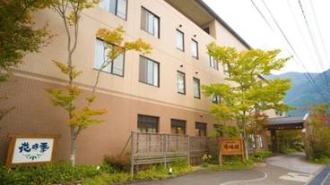 施設の入り口 / 16