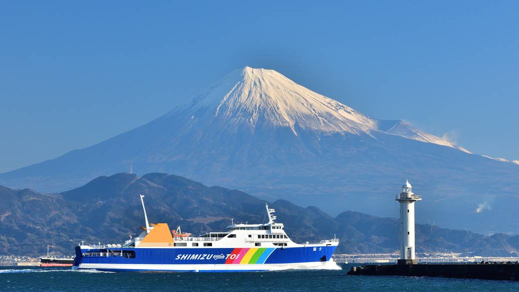 フェリーの発着所
清水港に到着 / 1