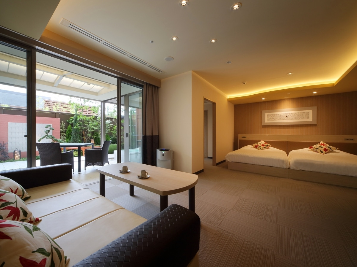 愛犬連れで温泉ならここ。ワンコと一緒にくつろぐ”DOG RYOKAN”3406521