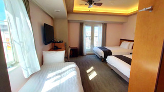 RAMデラックスルーム 禁煙 / スウェーデン製ベッド (大人3名利用時のみシングルソファーベッド1台が付きます)