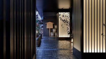 施設の入り口 / 16