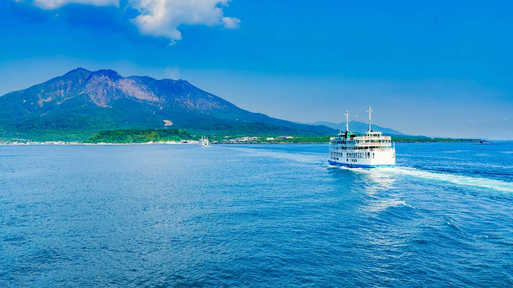 鹿児島タウンと桜島
ランドマーク巡りを♪ / 1