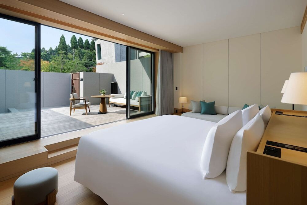 ROKU KYOTO, LXR Hotels & Resorts3749770