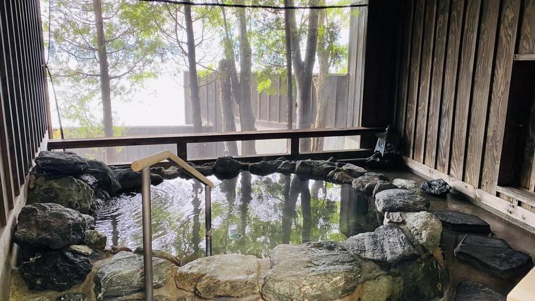 貸切露天風呂／石造り「翡翠」 / 2