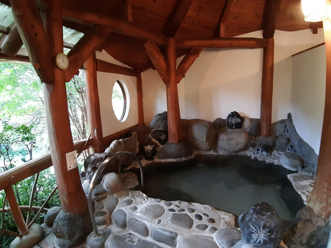 森に囲まれた5つのお風呂4059195