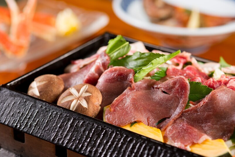 宿を育む海・山の幸を食べつくす日本流ジビエ料理3548948