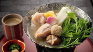 [禁煙] ダブルルーム 大人最大2名 (朝食ビュッフェ + 博多水炊き付き)