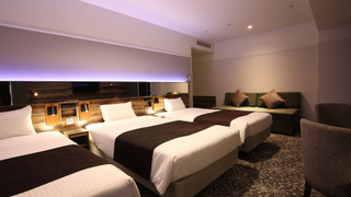 デラックス トリプルルーム (ユニットタイプバスルーム、トイレ仕切り、シャワーブース)