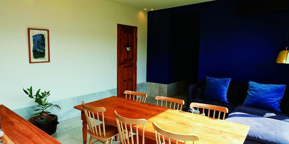 客室内のダイニングエリア