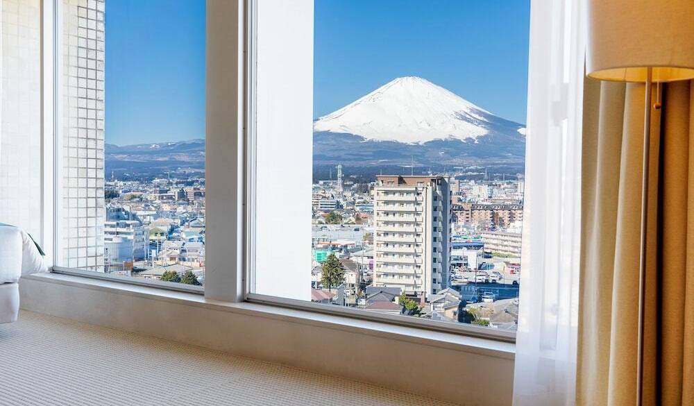 富士山ビュー客室の例 / 3