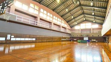 スポーツ設備 / 8