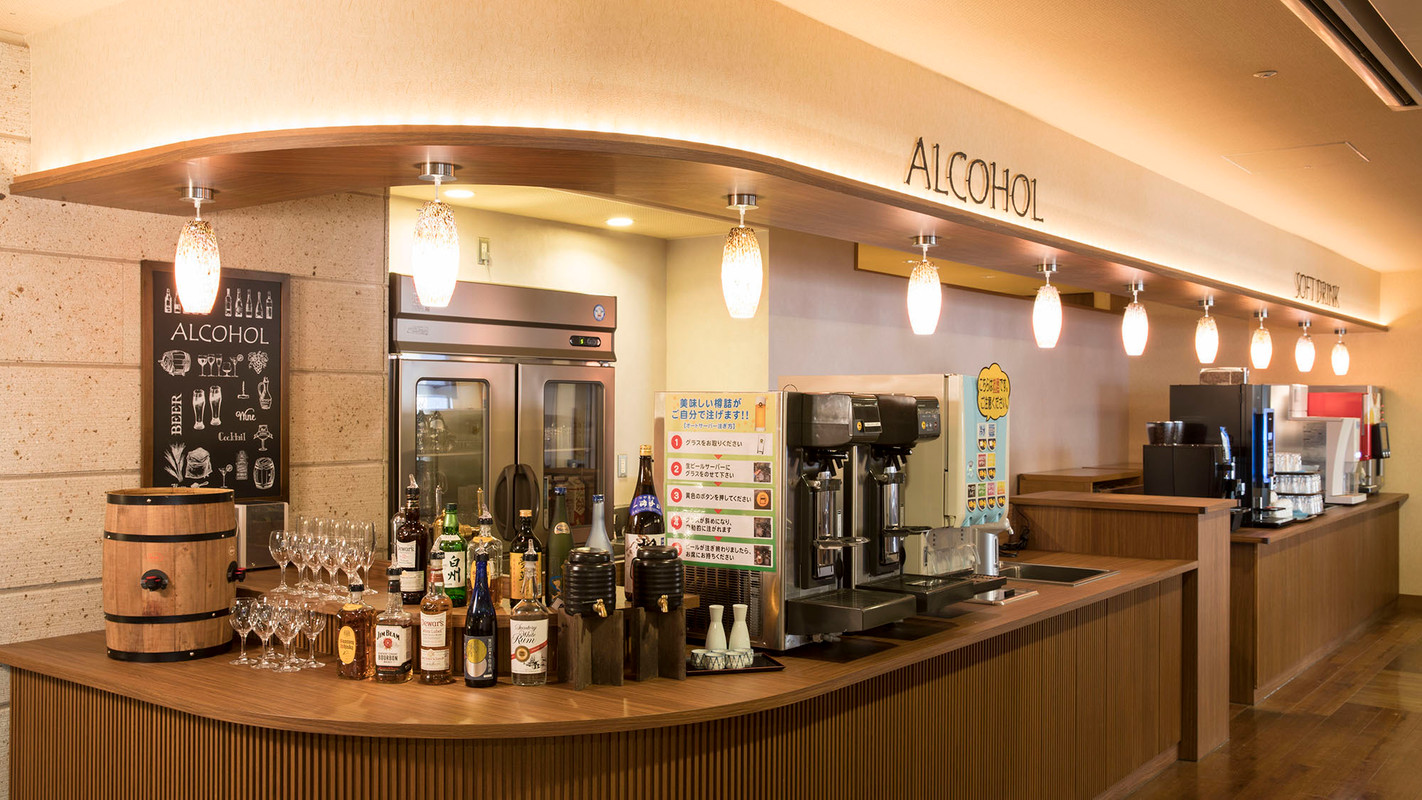 石窯ダイニング楽炎／アルコールカウンター