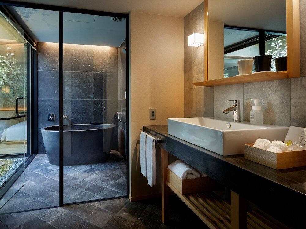 プレミアスイート　バス②