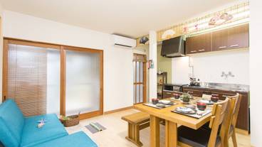 客室内のダイニングエリア / 8