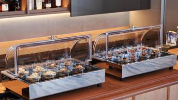 ラウンジ 間／フリーフード / 2