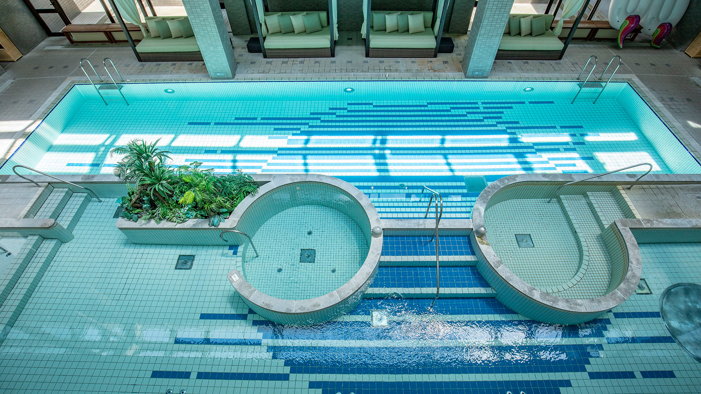 リゾート感を満喫できる屋内プールをご紹介！3530069