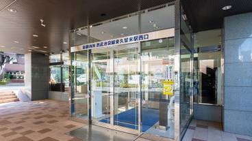 施設の入り口 / 4