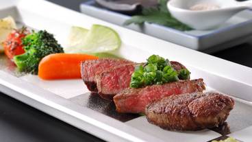 食事・飲み物 / 4