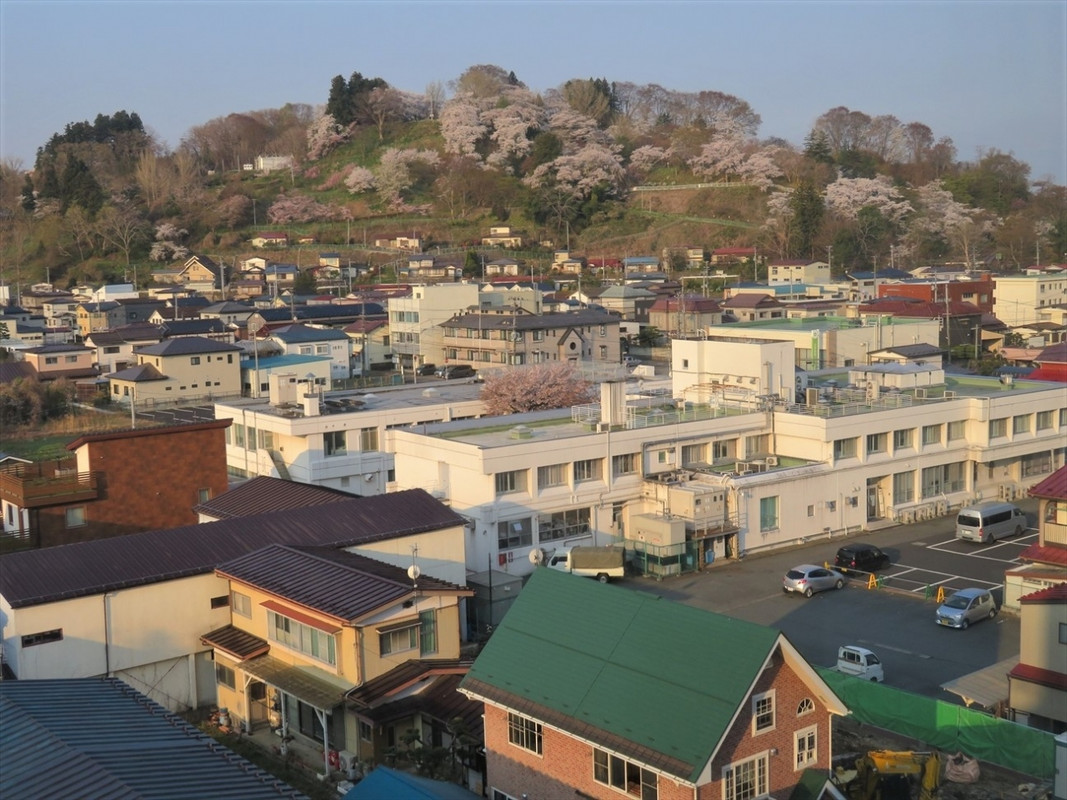 お部屋から見た釣山公園や市街地の眺め
