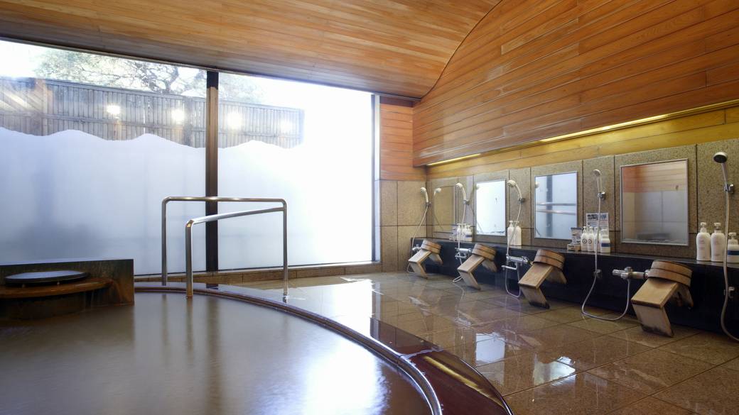 「黄金の湯」で
体を目覚めさせる朝 / 3