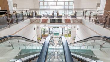 内部エントランス / 2