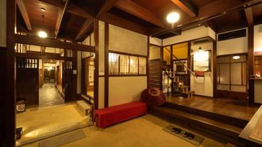 内部エントランス / 3