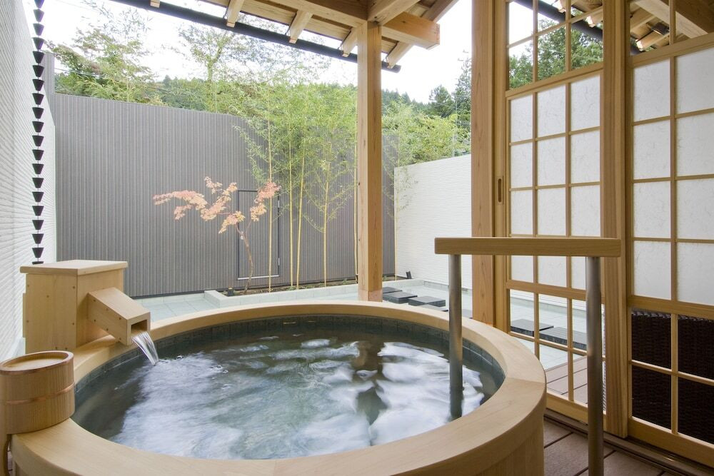 美しい日本庭園やきらめく水盤に心躍るお宿3460132