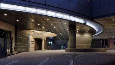 施設の入り口 / 35