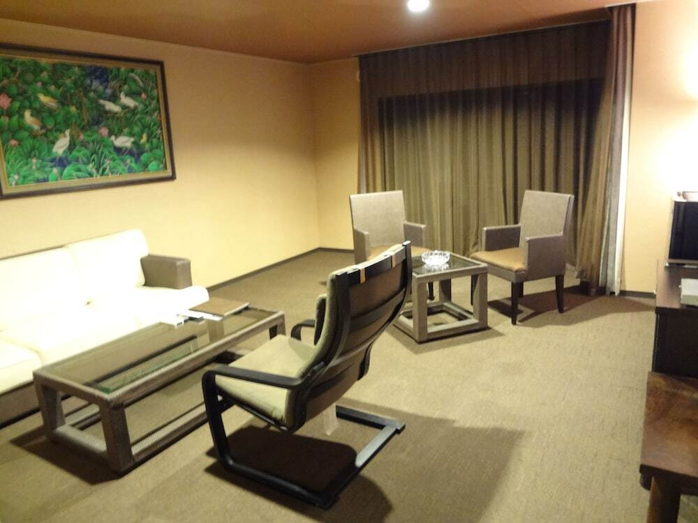 客室内のダイニングエリア