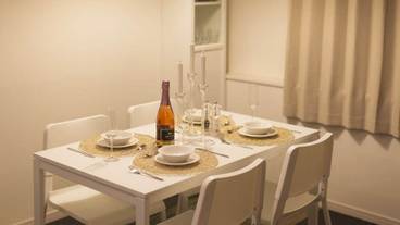 客室内のダイニングエリア / 13