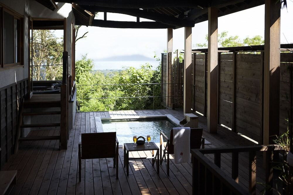 古民家をリノベした別荘で過ごす。完全プライベート空間の隠れ宿3933802