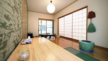 客室内のダイニングエリア / 13