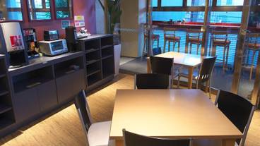 朝食スペース / 6