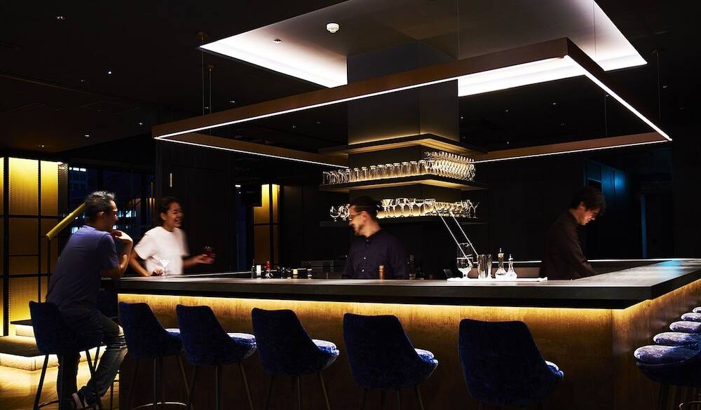 最上階メインバーで
極上ドリンクと景色を堪能 / 4