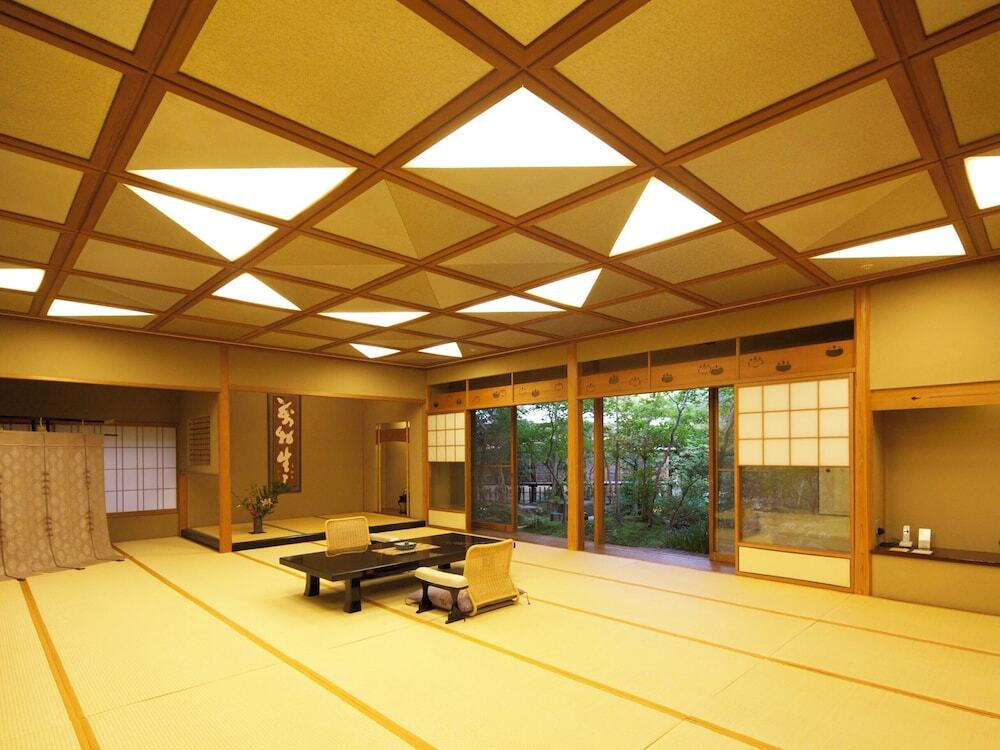 2階建て離れ「和室」①